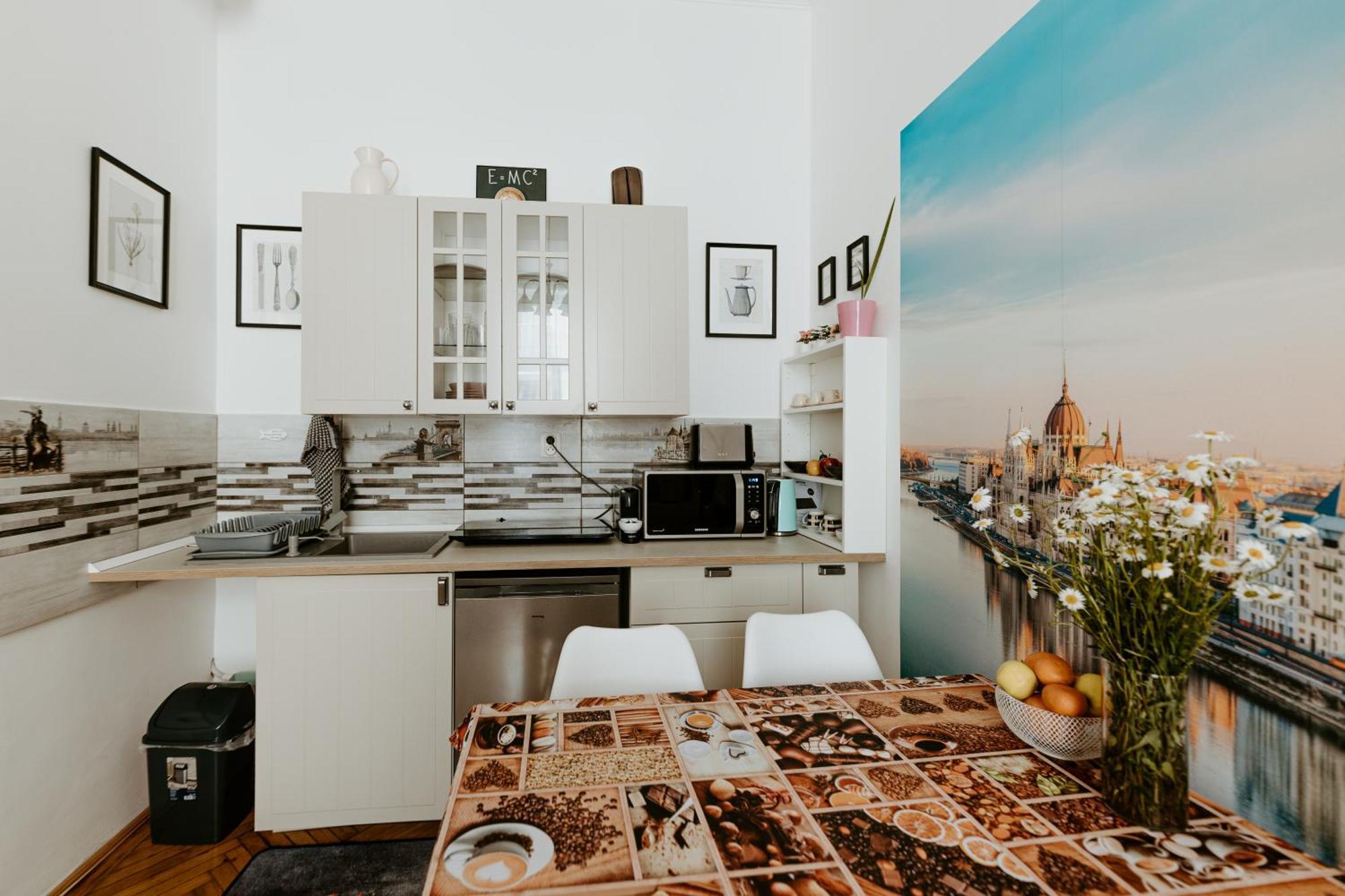 Margaret & Violet Apartments - Peaceful Stay Downtown Βουδαπέστη Εξωτερικό φωτογραφία